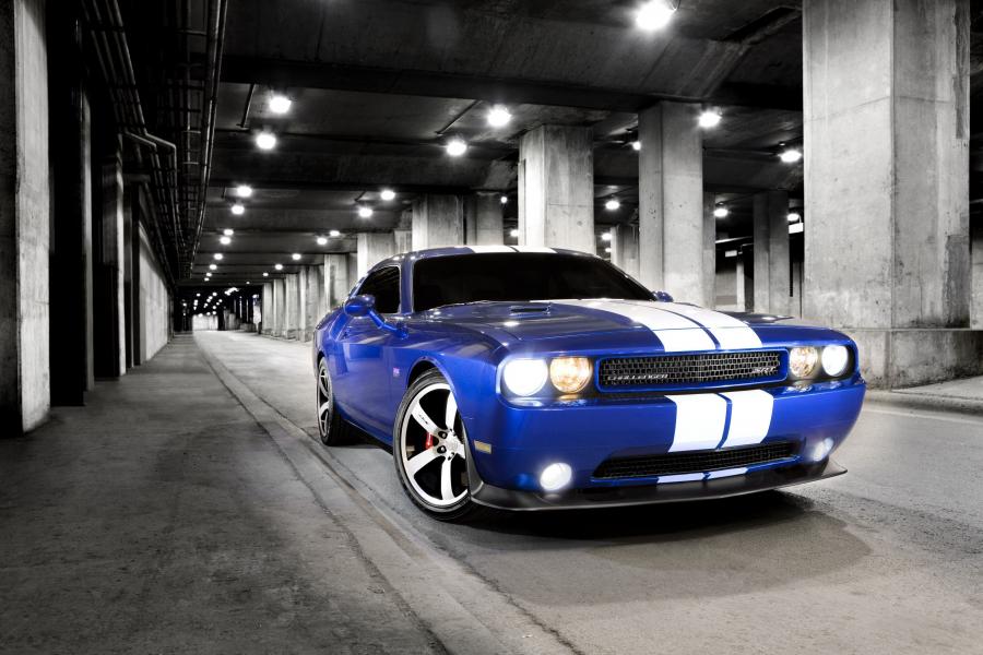  Dodge Challenger SRT8 392 Inaugural Edition 2010 года  (фото 22 из 36)